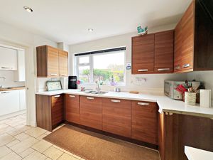 Kitchen- click for photo gallery